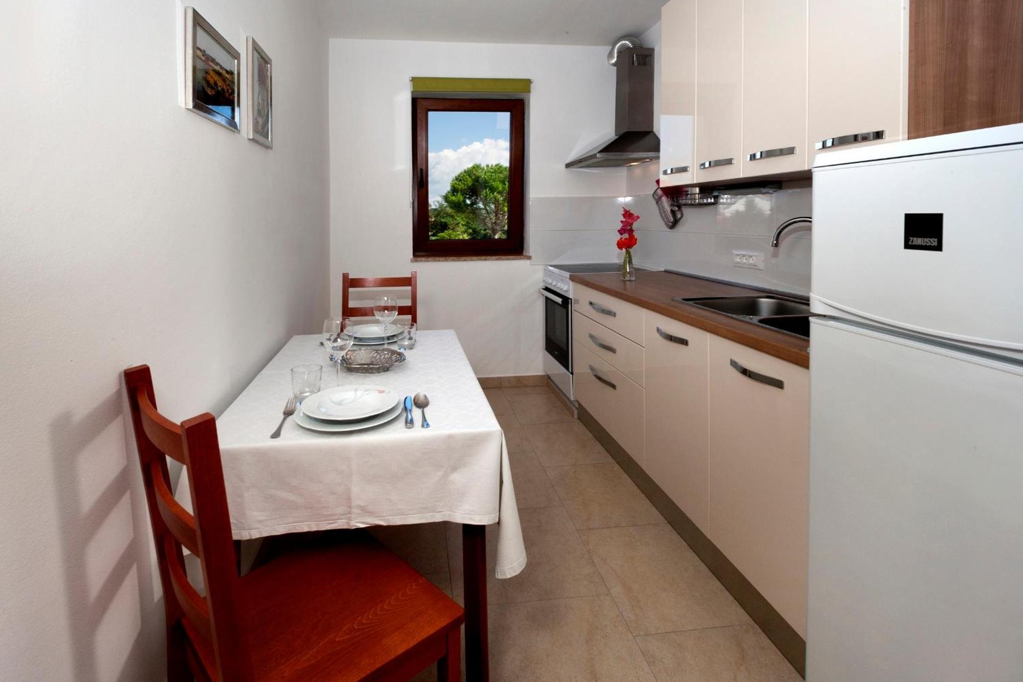 Apartments Beakovic ポレッチ エクステリア 写真