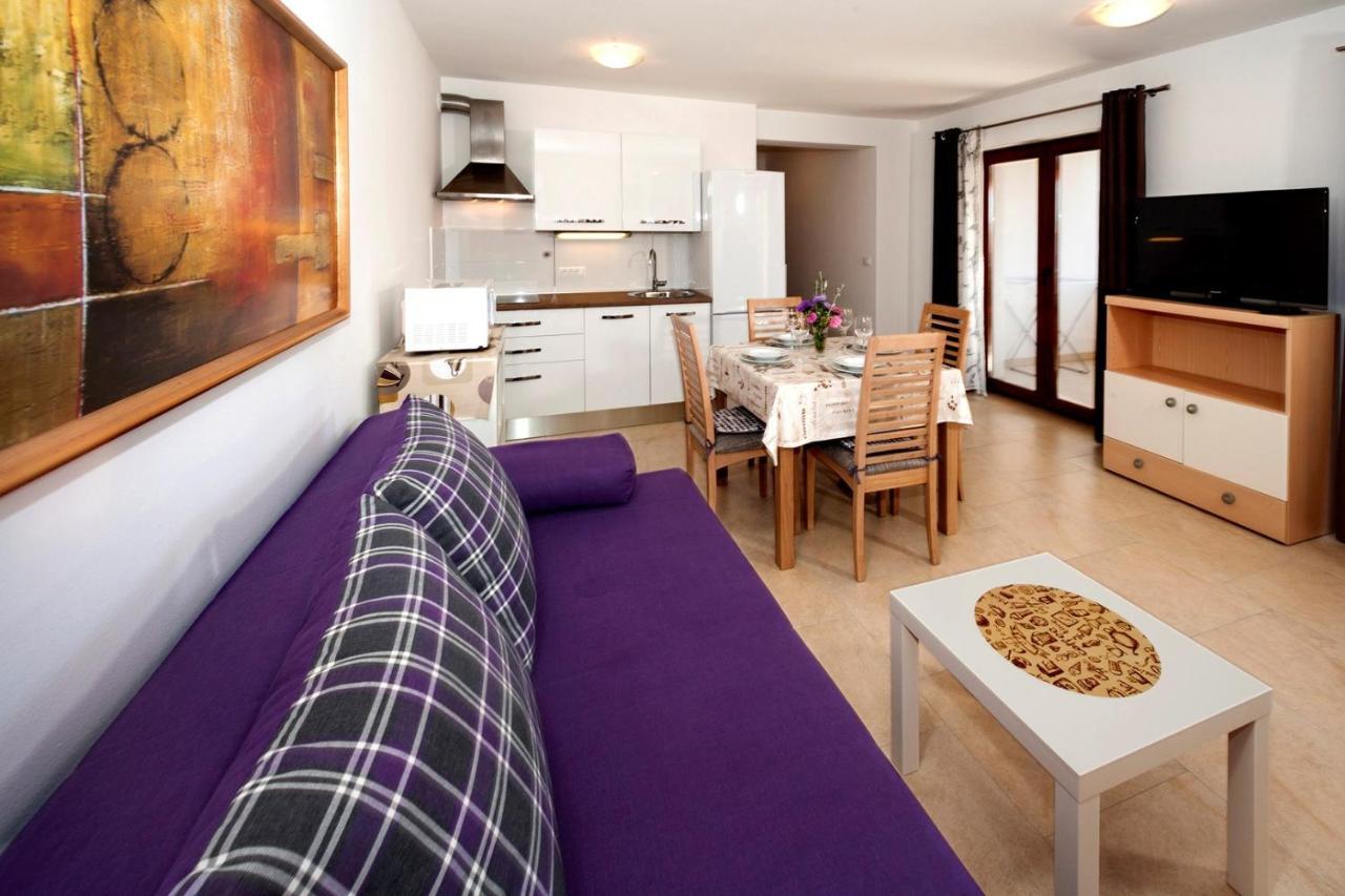 Apartments Beakovic ポレッチ エクステリア 写真